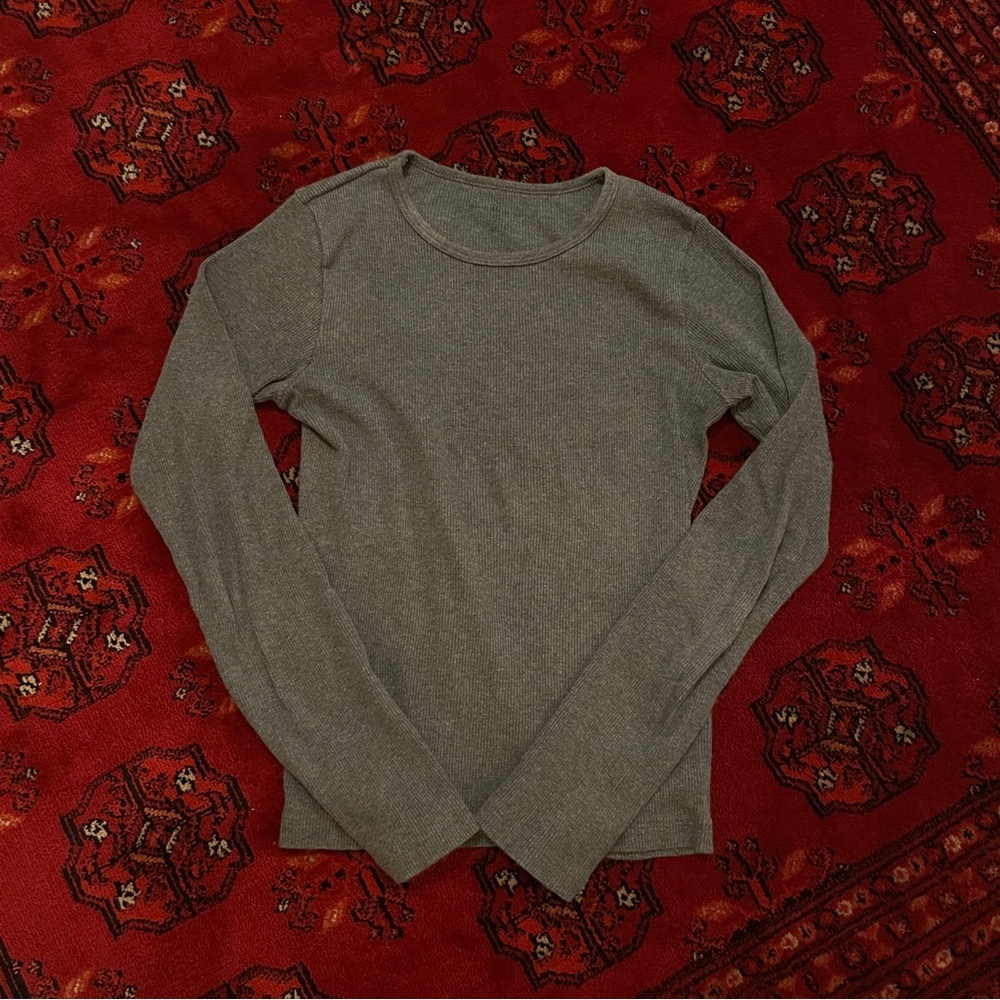 Women's Gray Long Sleeve Top